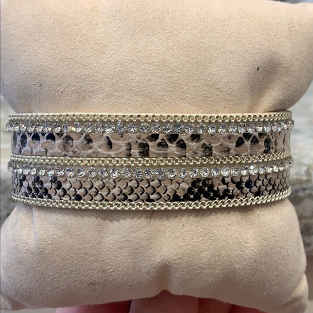 Python Print Leather Magnetic Crystal Bracelet - Picture 2 of 8